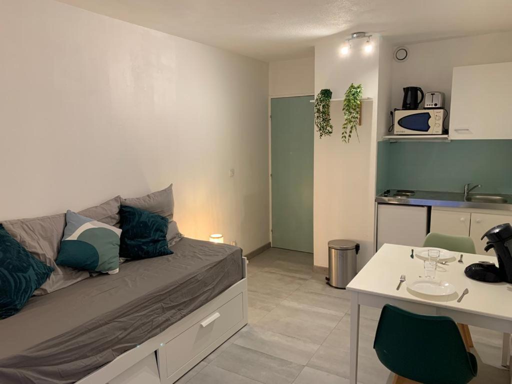 Appartement Tout Equipe A 6 Minutes De La Gare St Charles Marseille Eksteriør bilde