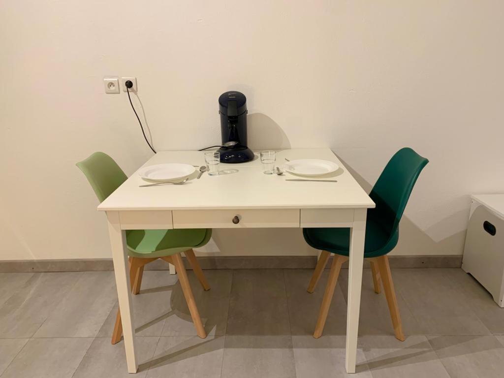 Appartement Tout Equipe A 6 Minutes De La Gare St Charles Marseille Eksteriør bilde